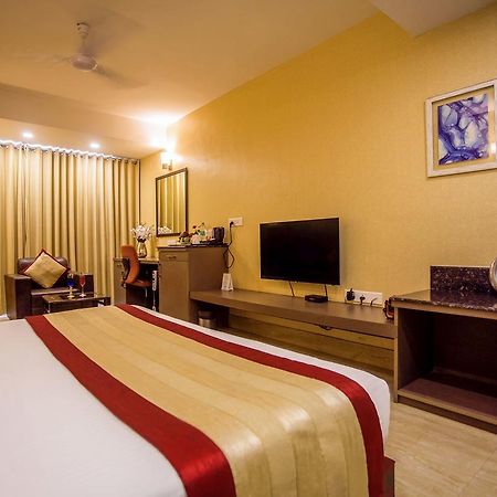 Imperial Clarks Inn Dehradun Zewnętrze zdjęcie