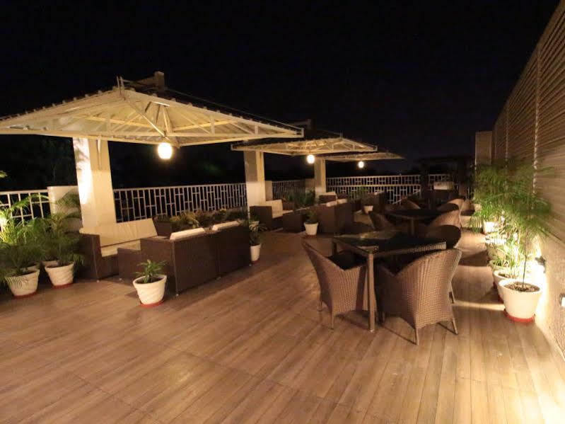 Imperial Clarks Inn Dehradun Zewnętrze zdjęcie